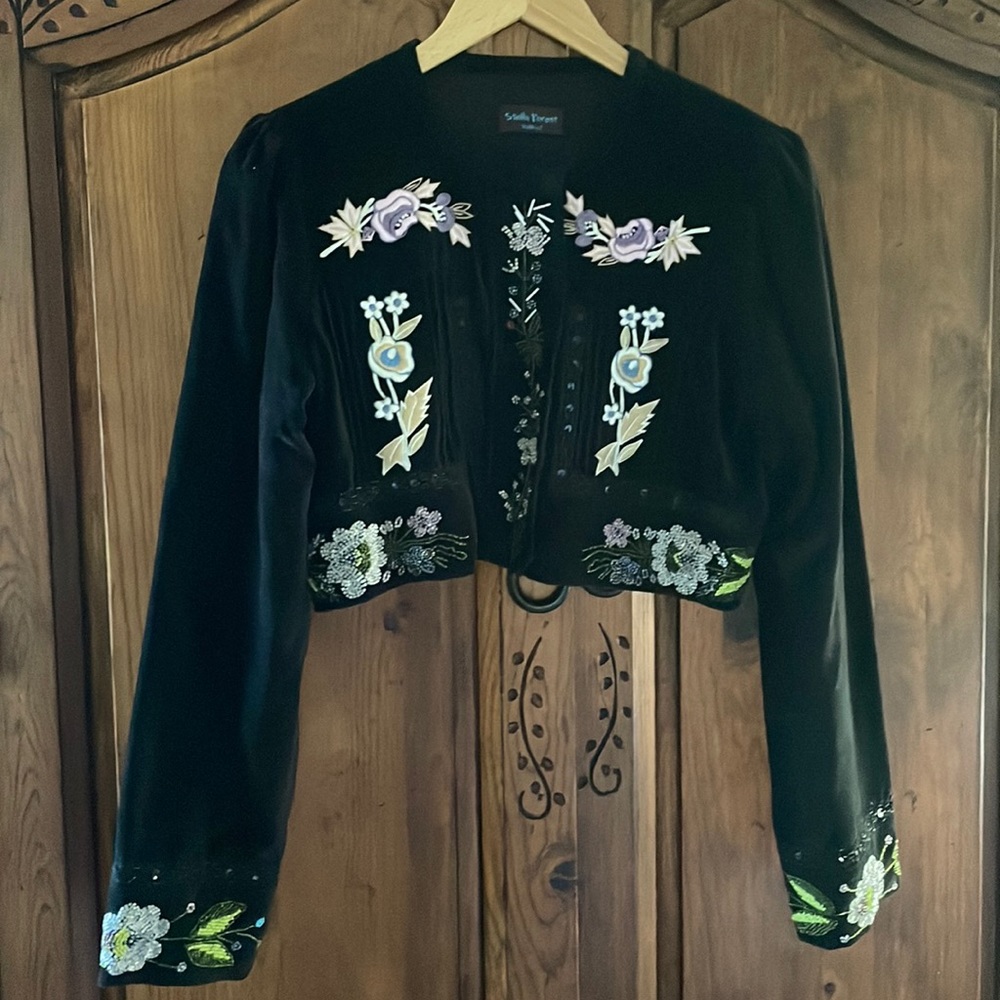 NWOT VINTAGE 90s STELLA FOREST CROPPED VELVET EMBROIDERED BEADED JACKET SIZE 42